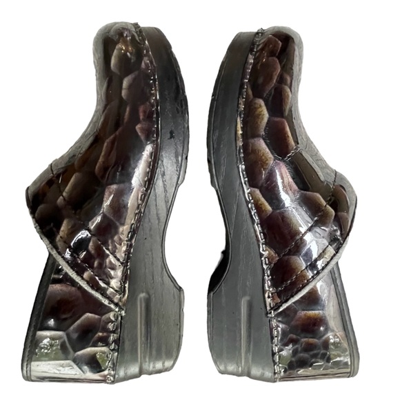 Dansko Snake Print Professional Clogs Size 7.5 - Picture 5 of 11